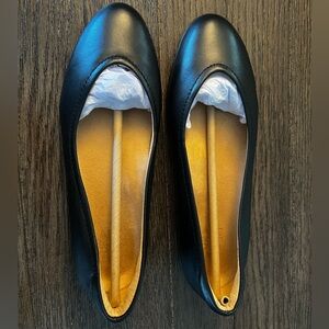 Naturalizer - Vivienne Black Leather Flats Size 9 Wide (Never Worn!)